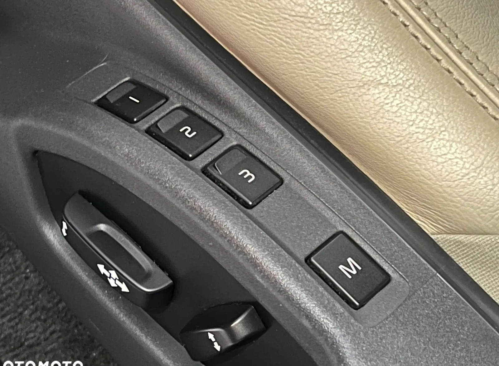 Volvo XC 60 cena 125700 przebieg: 162000, rok produkcji 2017 z Stawiszyn małe 172